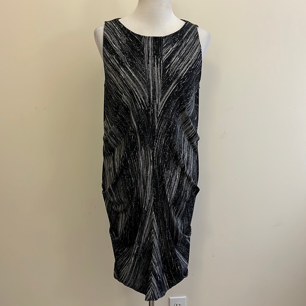 Vivienne Tam Black & White Sleeveless Cascading Dress Size Medium